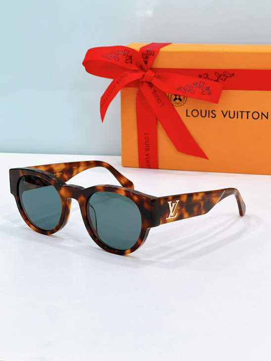 Picture of Louis Vuitton Sunglasses _SKUfw80536797fw